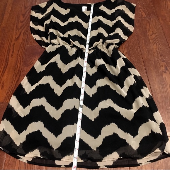 Francensa’s State of the Art Dress - Picture 3 of 6